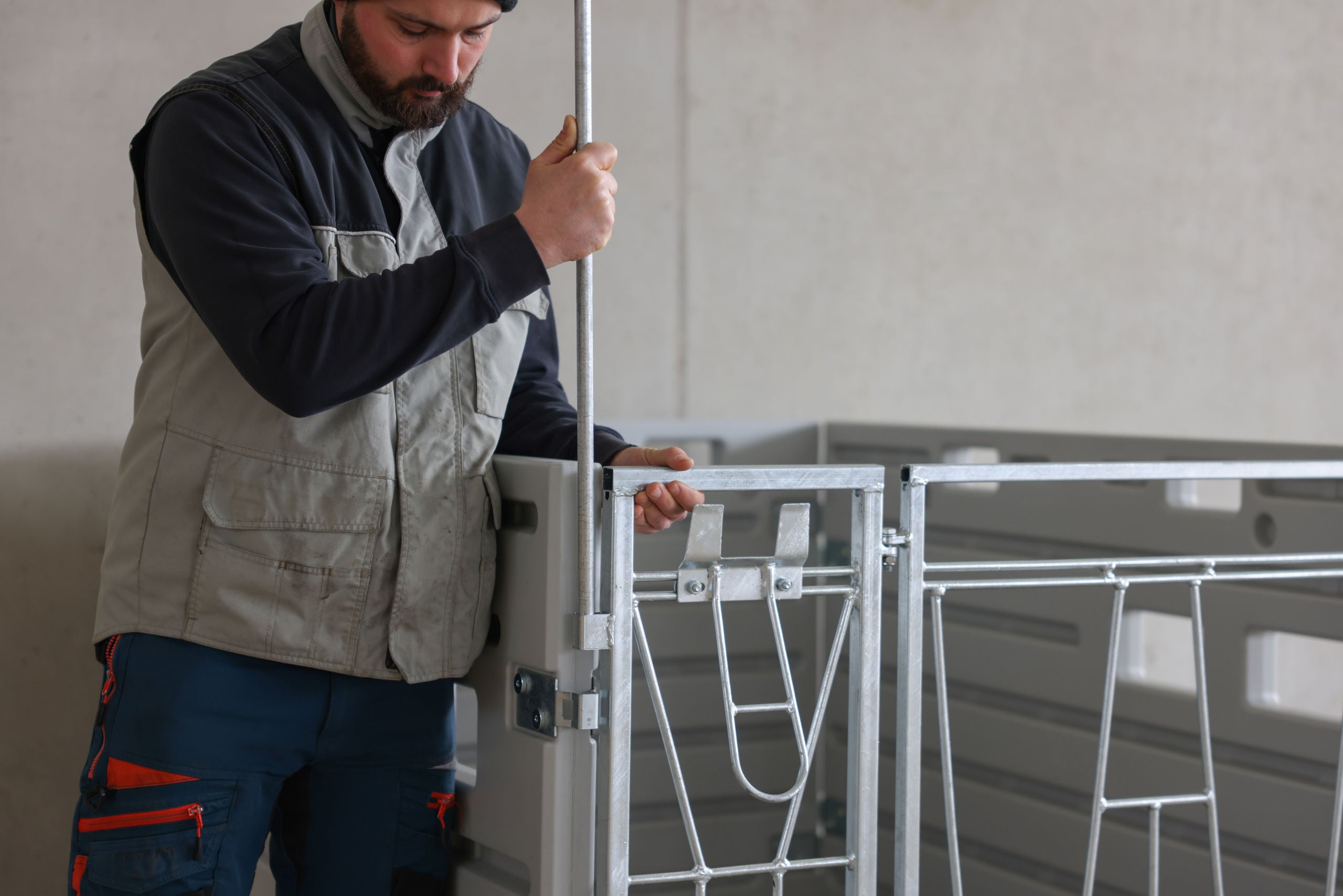 Zaklepna palica Modularni zaboj za teleta