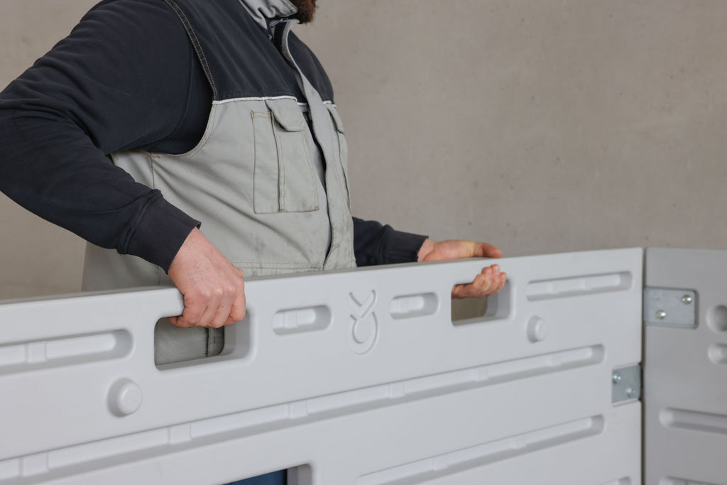 Modularni boks za teleta s stransko steno