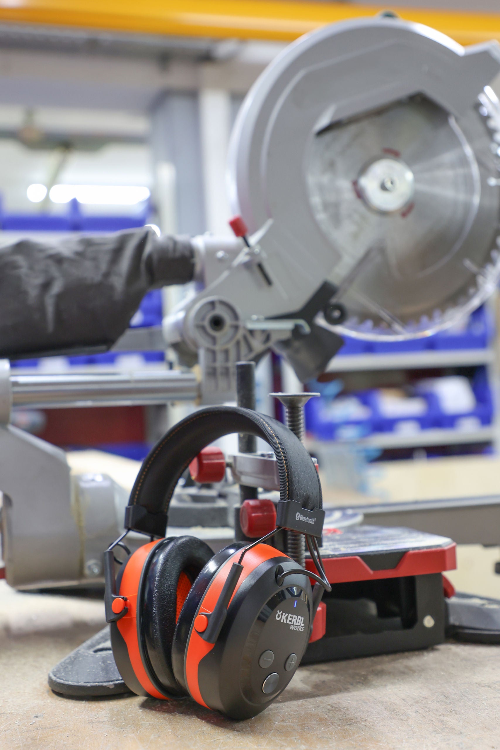 Kerbl Works Connect BT Zaščita za sluh z Bluetoothom