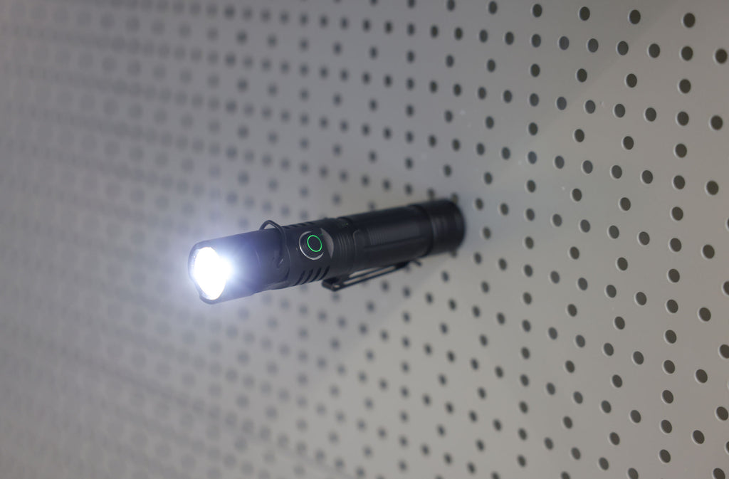LED žepna svetilka FlexFire 1 za ponovno polnjenje, 1000 lm
