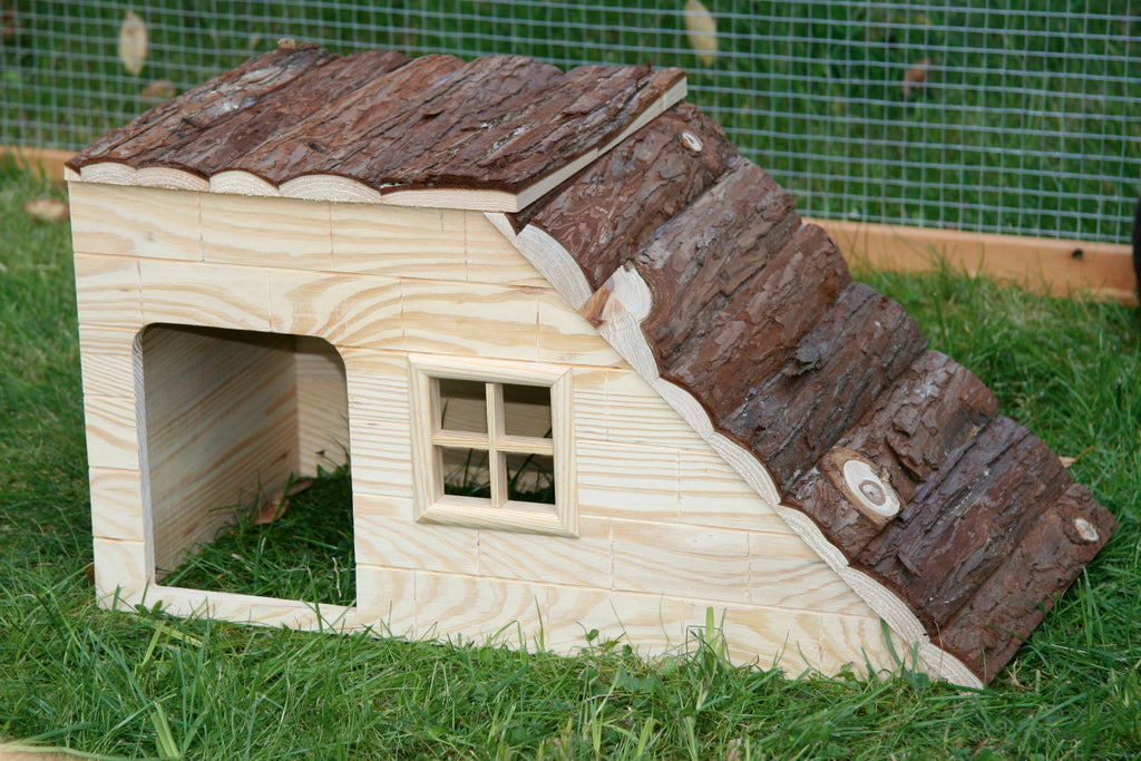 Hišica NATURE PLUS z rampo 50 x 25 x 25 cm